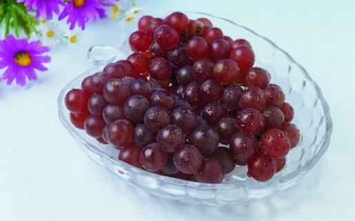 葡萄與其它水果做成綜合果汁 風味更獨特營養更高