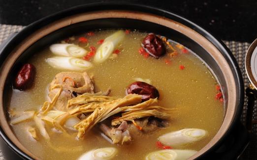 煮雞湯的小竅門 煮出香濃美味又有營養(yǎng)的雞湯