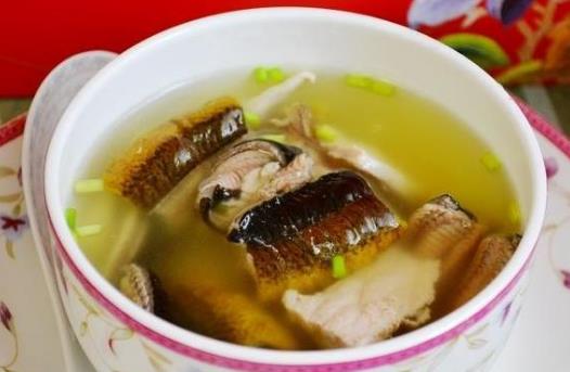 頭發干枯是氣血不足 試試這些改善身體狀況