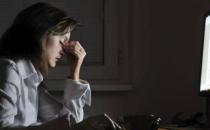 女生長期熬夜危害大 6種變化要警惕