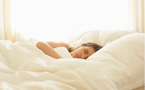 女性夜里睡覺出汗是體質問題 解決出汗的小妙招