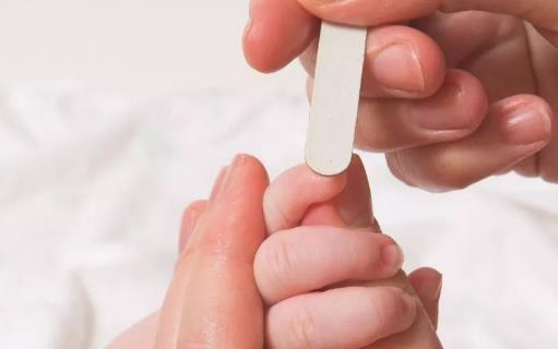 給寶寶剪指甲 別掉進(jìn)這5個(gè)坑