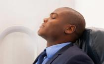 ?搭長途飛機(jī)助眠小方法 常愛旅行的你一定要知道