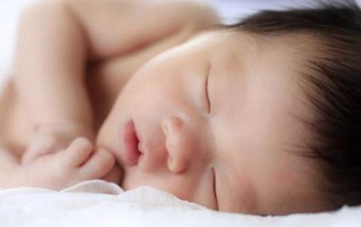母乳是母親給予嬰兒的特別禮物 母乳喂養(yǎng)注意事項(xiàng)