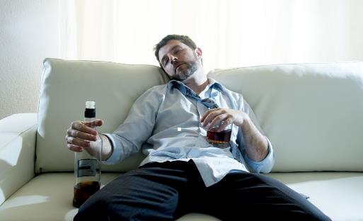 喝酒者，酒后少做4件事！喝酒時做到“3多、3少”，減少酒