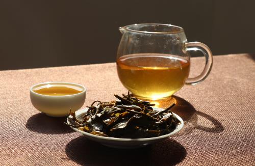 紅茶、綠茶到底喝哪種茶最養胃？天天喝茶水，你未必喝對