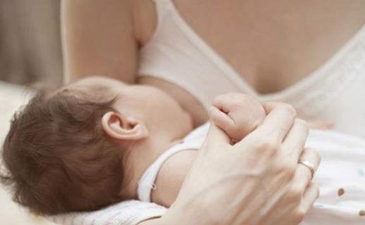 生病就不能喂奶？這5個母乳誤區你知道嗎
