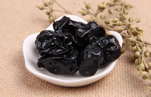 常見(jiàn)水果竟然可能含有大量寄生蟲(chóng) 不宜空腹吃的水果