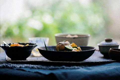 熬骨頭湯時(shí)，添熱水還是添冷水？做飯炒菜，記住這幾個(gè)烹