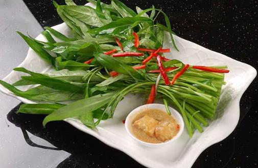 空心菜用油炒過后顏色發黑，這是“有毒物質”嗎？營養師