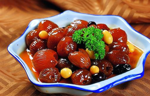 紅棗應(yīng)該生吃還是熟吃？營養(yǎng)專家提醒：腸胃不好的人，別