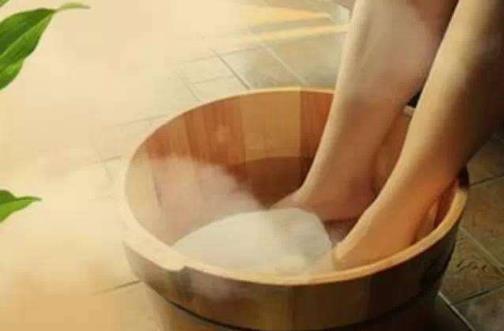 腳為精氣之根 中醫推薦泡腳方法