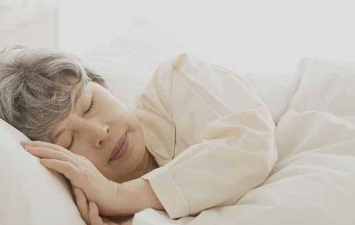 老年人睡太多的危害 提高老人睡眠質量有四大法寶