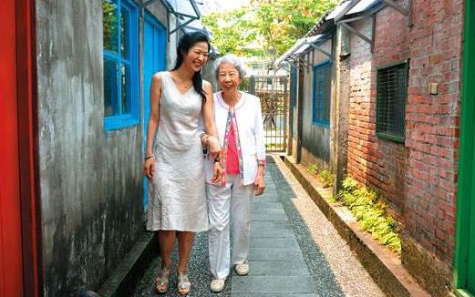 老人選擇獨居的原因 說服獨居父母同住的技巧