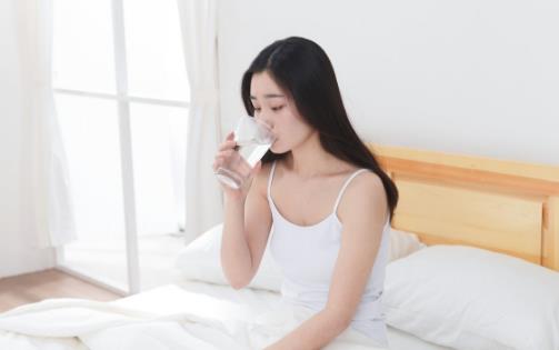 睡前哪些壞習慣會加速衰老？這六個壞習慣一定要改