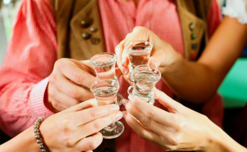 男人醉酒不僅會傷肝 還會傷心