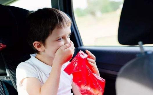 出現暈車嘔吐現象 8種食物幫你擺脫暈車