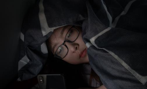 常常熬夜變亞健康 周末補(bǔ)覺(jué)能讓人滿血復(fù)活嗎