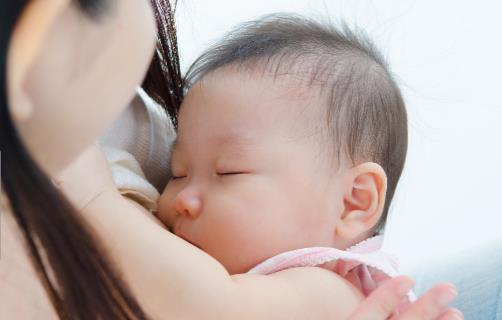 乳頭皸裂怎么辦？疼痛別硬扛！
