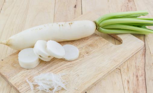 生吃白蘿卜消炎養胃通便 盤點白蘿卜的神奇妙用
