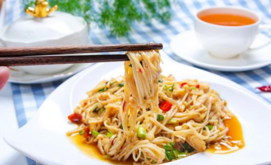 金針菇被稱(chēng)為“智力菇”，為什么胃消化不了金針菇？1種人少吃