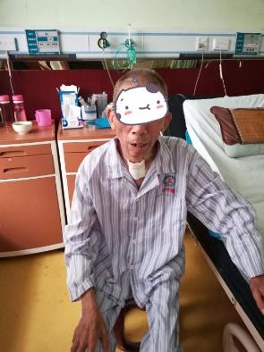 深圳龍城醫院好不好【春暖回家路】新年患者送錦旗