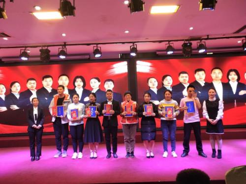 【初心不忘，續夢前行】鄭州京美醫院2020新年團拜會隆重舉行！