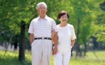 ?老人散步謹記四要領 最適合中老年人的散步方法 