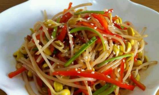 豆芽品種豐富營(yíng)養(yǎng)全面 豆芽的簡(jiǎn)單家常做法