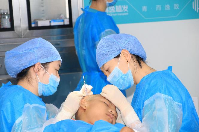 廣州青逸植發，這樣做真的可以防止脫發嗎？